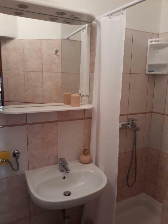 Apartment Božava - Nena Buitenkant foto